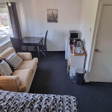 Spacious Room With Kichenet Rotherham Dış mekan fotoğraf