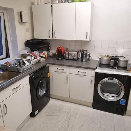 Spacious Room With Kichenet Rotherham Dış mekan fotoğraf