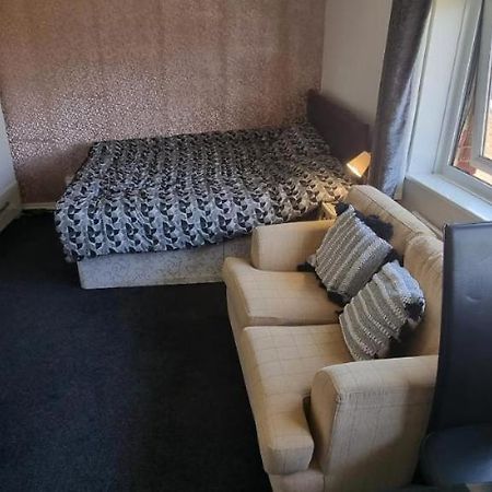 Spacious Room With Kichenet Rotherham Dış mekan fotoğraf