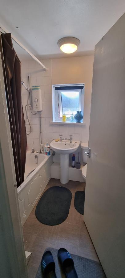 Spacious Room With Kichenet Rotherham Dış mekan fotoğraf