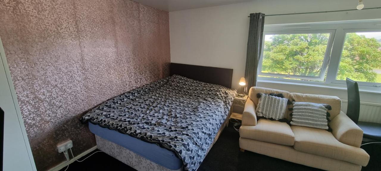 Spacious Room With Kichenet Rotherham Dış mekan fotoğraf