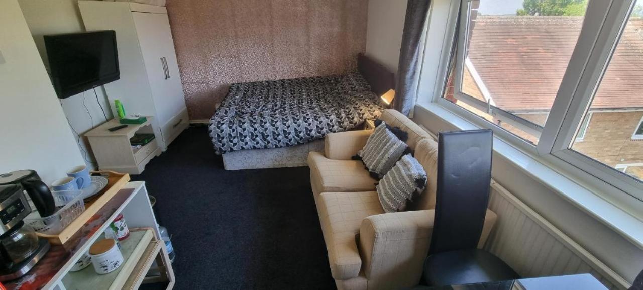 Spacious Room With Kichenet Rotherham Dış mekan fotoğraf